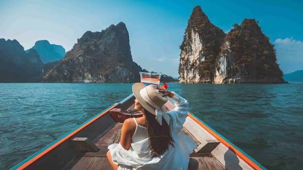 travel di jaman sekarang sudah sangat berbeda dan memiliki berbagai bentuk caranya